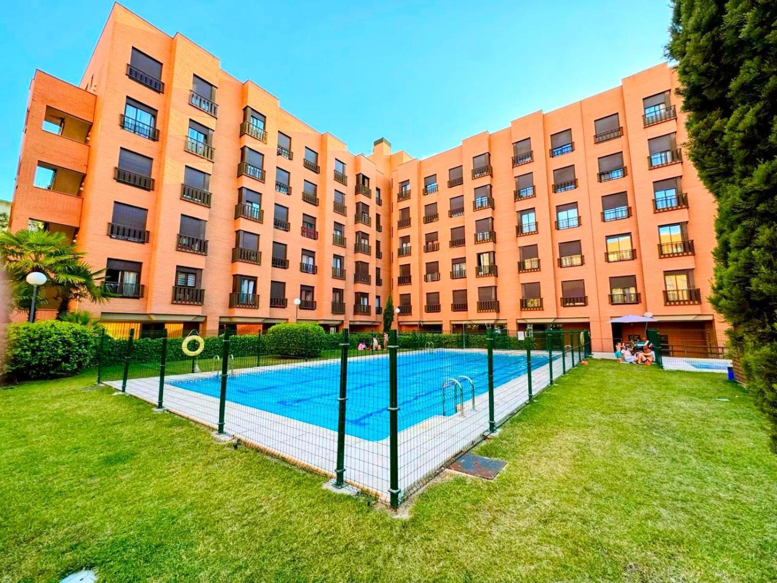 Airport Madrid Plenilunio Suites Green By Bebalmy Екстериор снимка