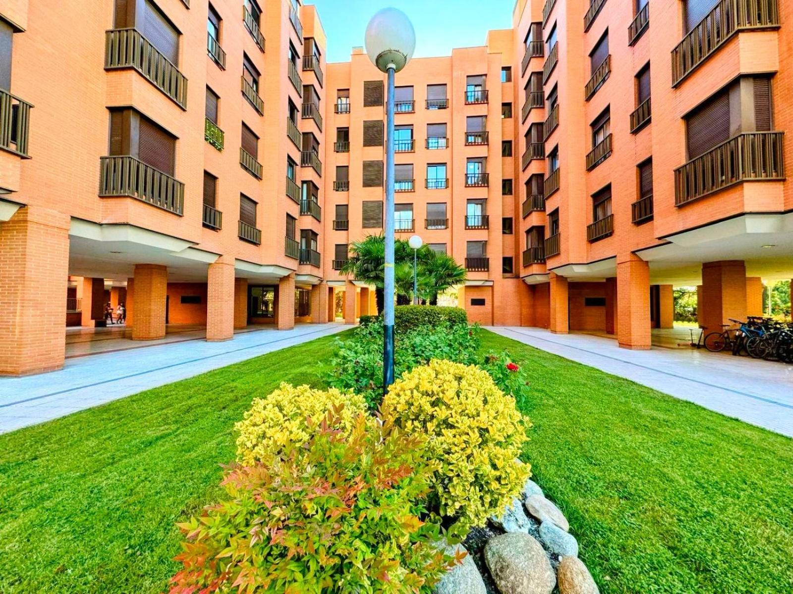 Airport Madrid Plenilunio Suites Green By Bebalmy Екстериор снимка
