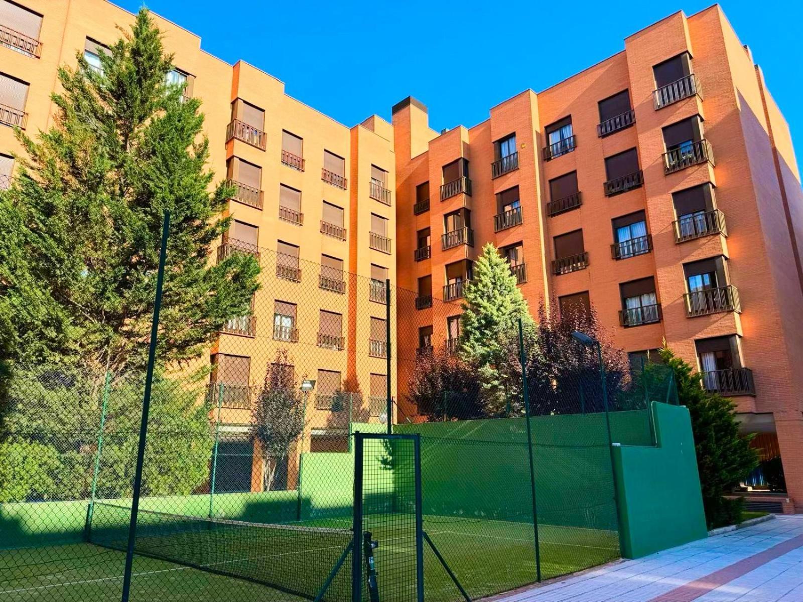 Airport Madrid Plenilunio Suites Green By Bebalmy Екстериор снимка